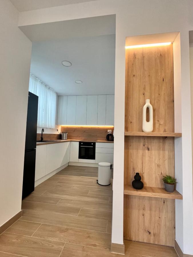 Blue Apartment With Shared Pool Сплит Екстериор снимка